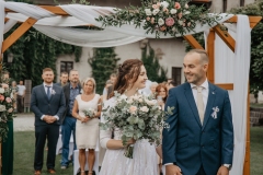 Svatební obřad na zámku v severních Čechách