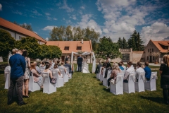Zámek Libouchec jako klidné místo pro svatební slib v dosahu Teplic, Děčína i Ústí nad Labem.