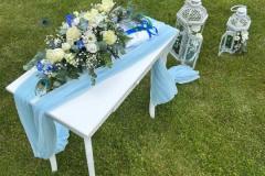 Svatební květinové dekorace pro svatbu - zámek Libouchec.