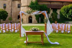 Svatební dekorace na zámku v okolí Děčína a Teplic