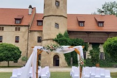 Panorama zámku Libouchec v Krušných horách nedaleko Děčína a Teplic.