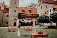 Svatební dekorace na zámku v okolí Děčína a Teplic