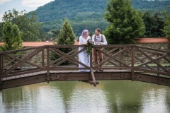 Svatební fotografie ze zámku Libouchec, dostupného místa z Teplic.