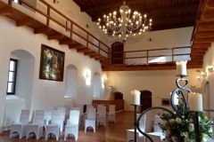 Zámecký sál pro komorní zimní svatbu v Ústeckém kraji