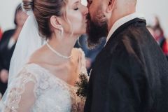 První manželský polibek na obřadním místě v Libouchci.