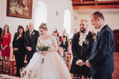 Interiér renesančního zámku Libouchec pro svatby v zimě.