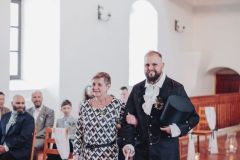 Ženich - svatební obřad na Zámku Libouchec.